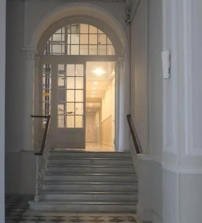 Loft Bellevue - Seaview - Wifi * Мантон